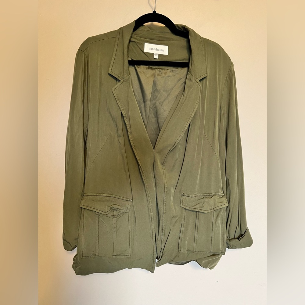 Daniel Rainn L Olive green jacket
